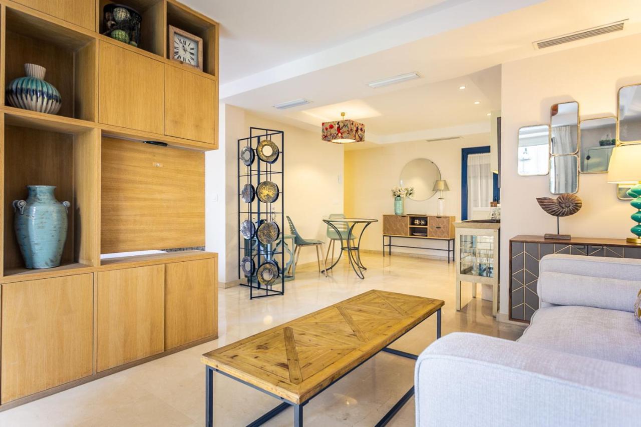 Apartamento Living By Cathedral เซบีญา ภายนอก รูปภาพ
