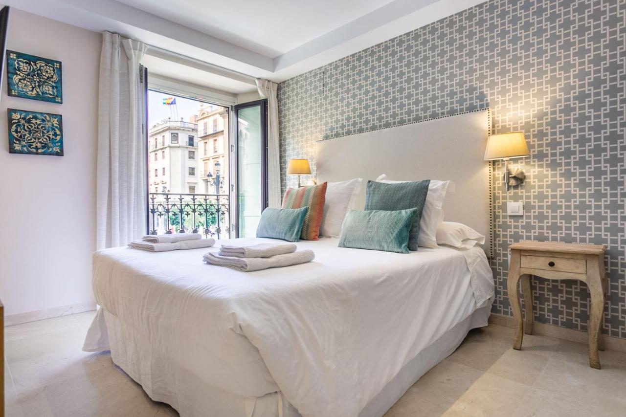 Apartamento Living By Cathedral เซบีญา ภายนอก รูปภาพ