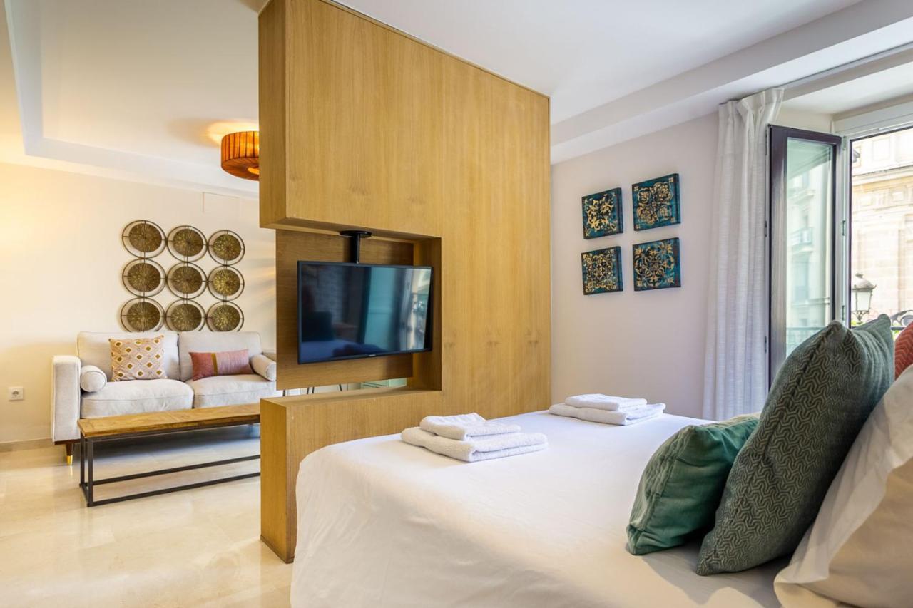 Apartamento Living By Cathedral เซบีญา ภายนอก รูปภาพ