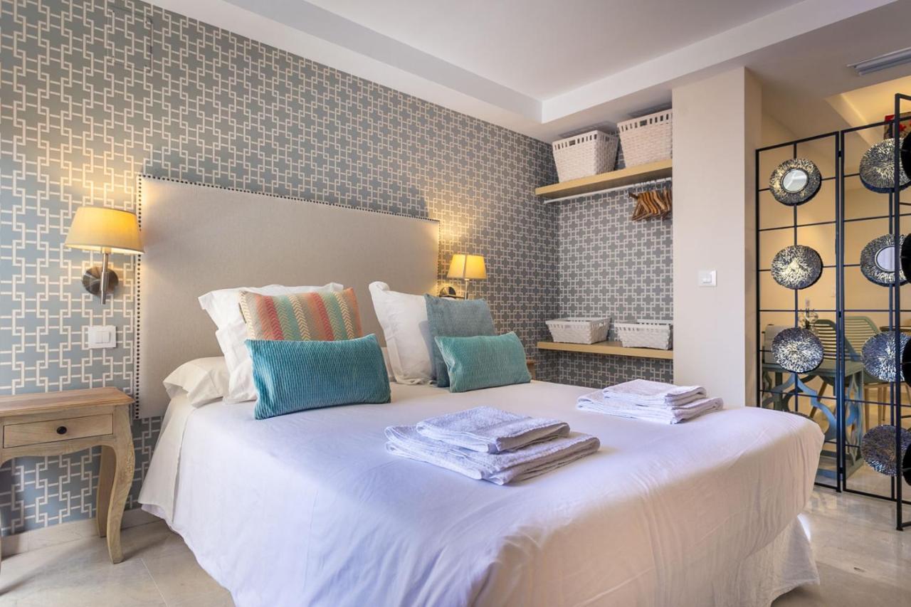 Apartamento Living By Cathedral เซบีญา ภายนอก รูปภาพ