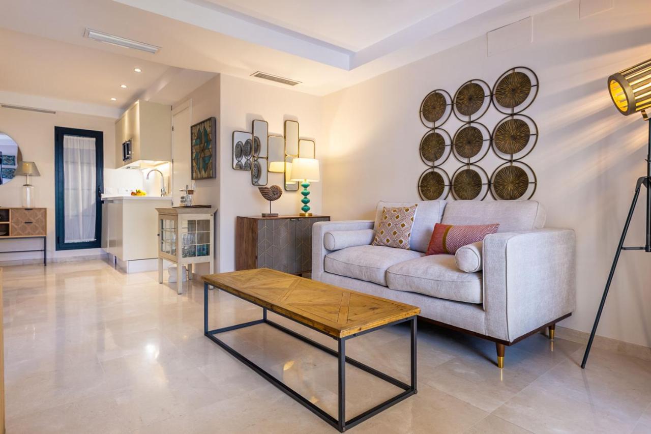 Apartamento Living By Cathedral เซบีญา ภายนอก รูปภาพ