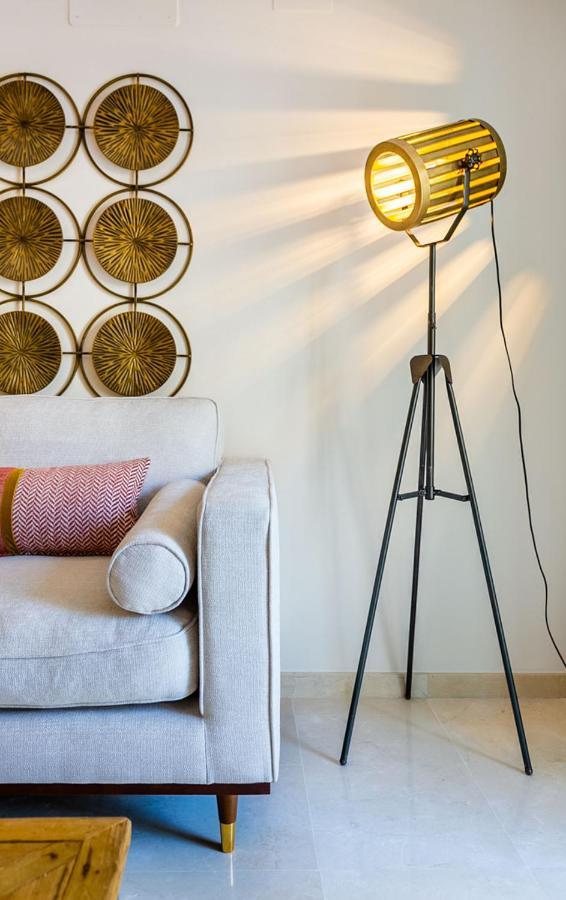 Apartamento Living By Cathedral เซบีญา ภายนอก รูปภาพ