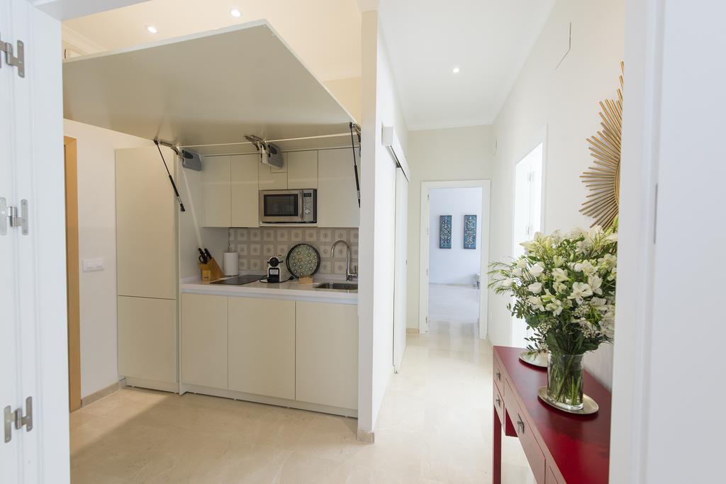 Apartamento Living By Cathedral เซบีญา ภายนอก รูปภาพ