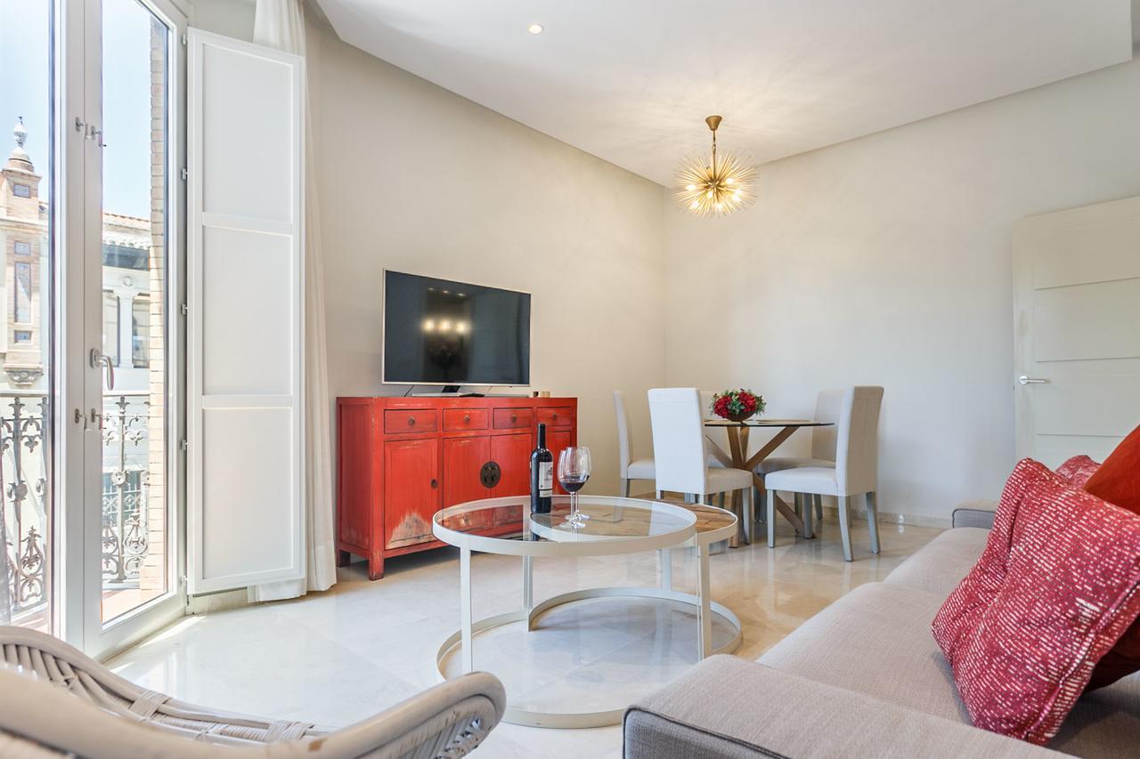 Apartamento Living By Cathedral เซบีญา ภายนอก รูปภาพ