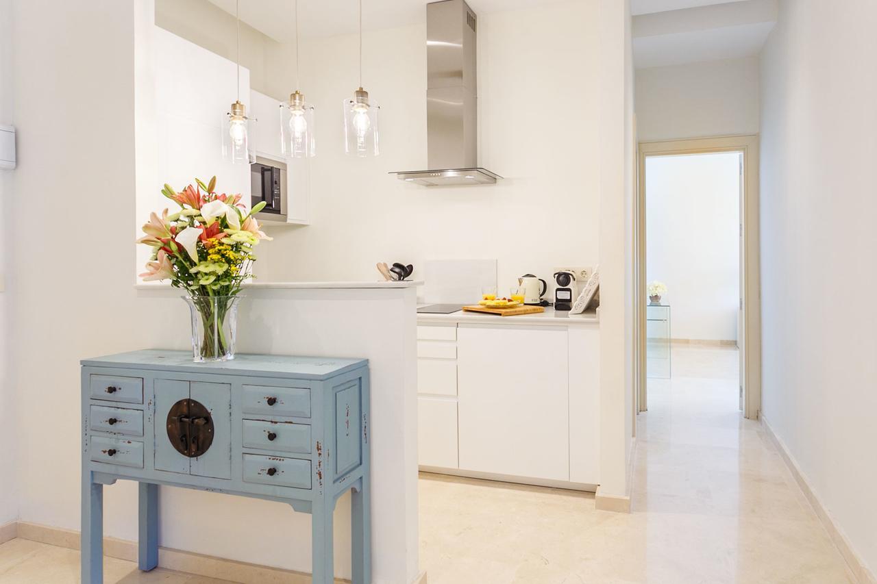 Apartamento Living By Cathedral เซบีญา ภายนอก รูปภาพ