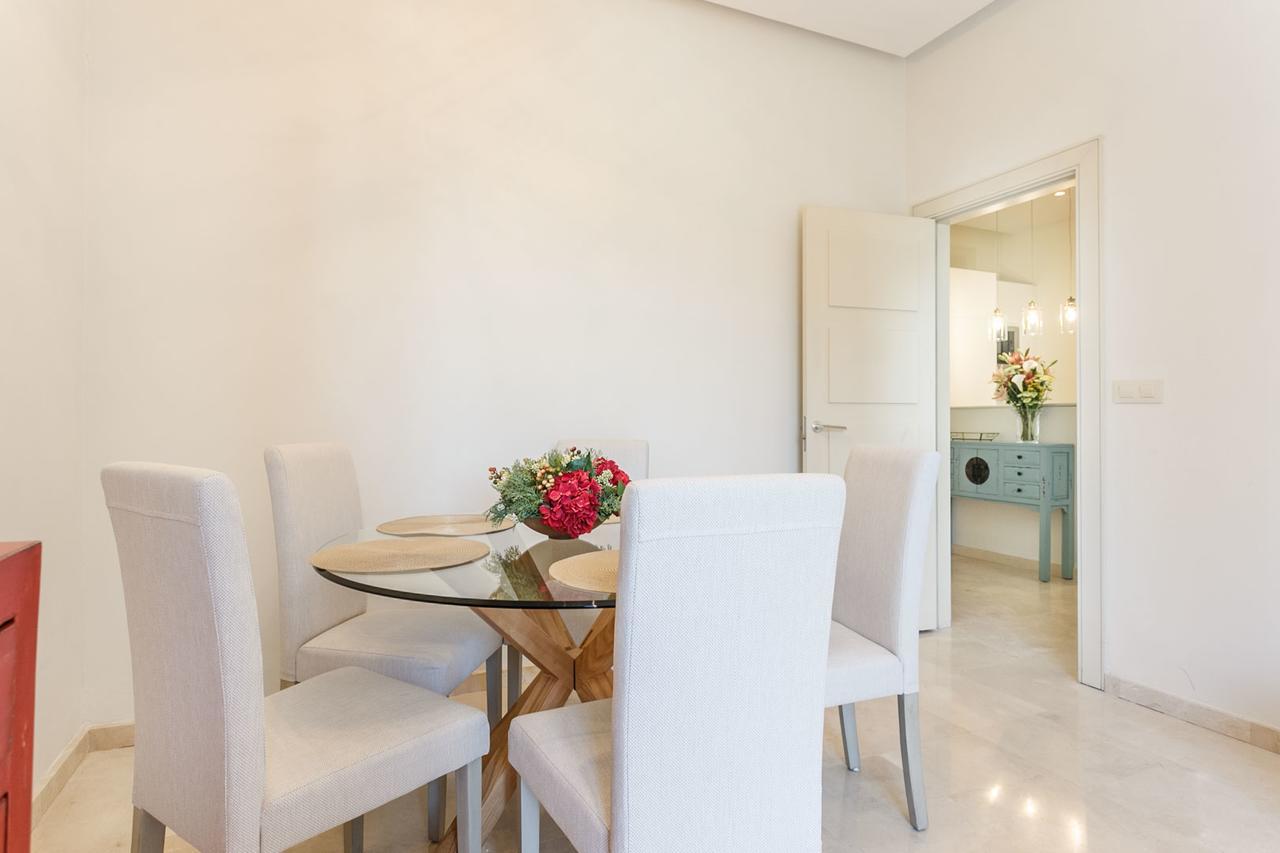 Apartamento Living By Cathedral เซบีญา ภายนอก รูปภาพ